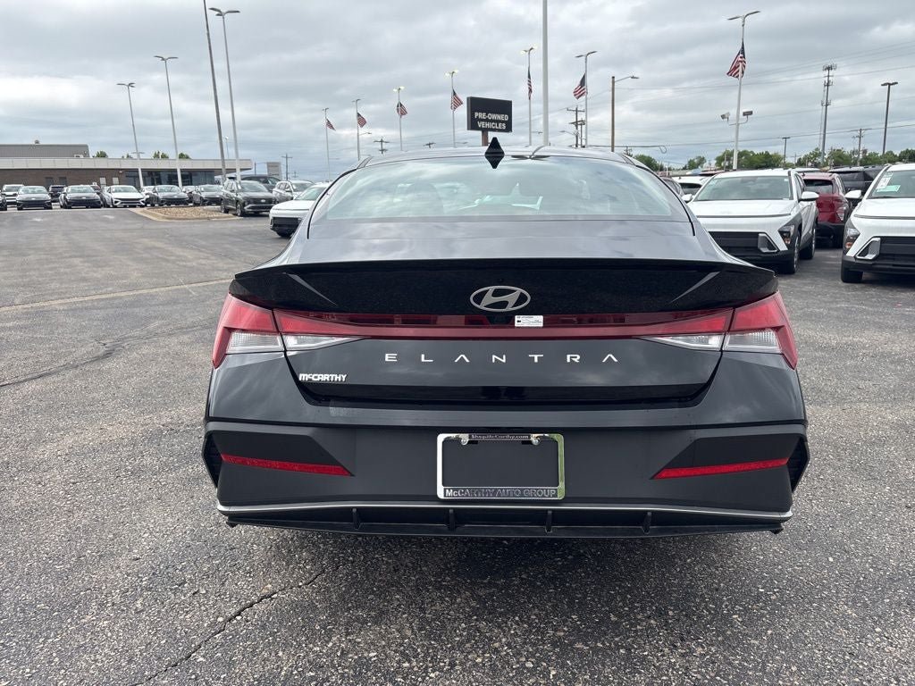 Certified 2025 Hyundai Elantra Sport FWD image 8