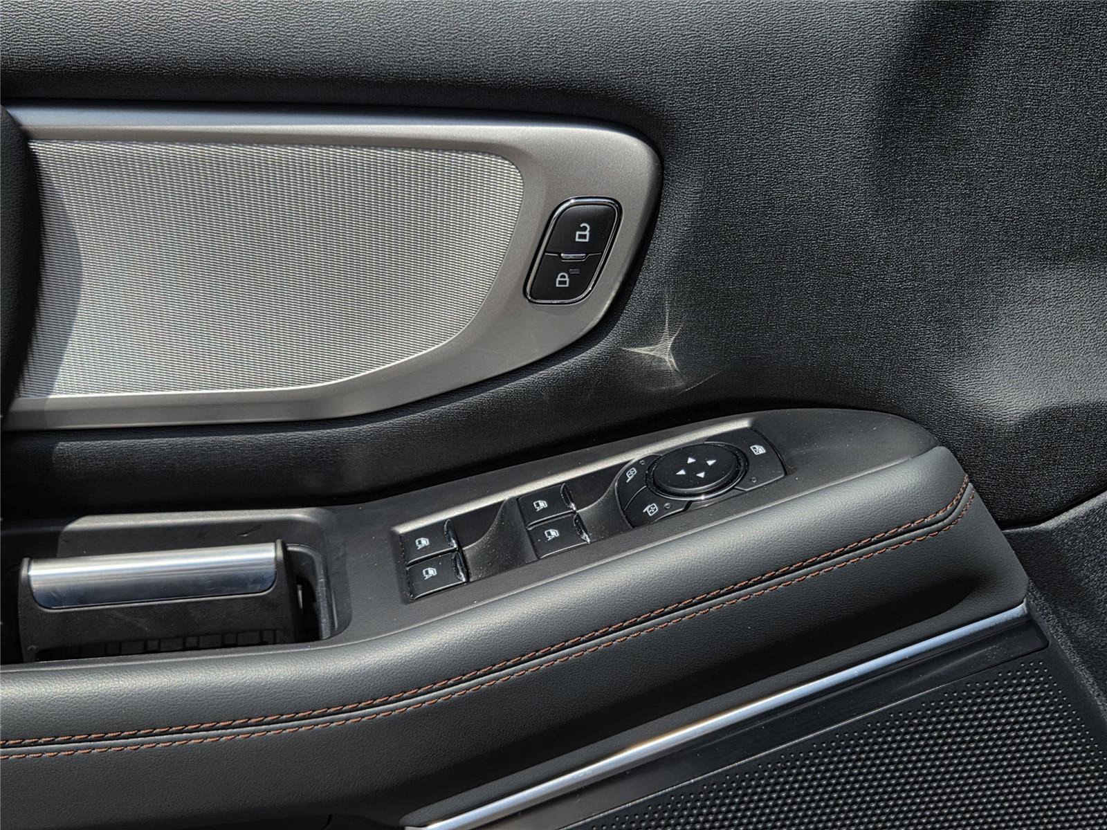Used 2025 Ford Expedition Active RWD image 19