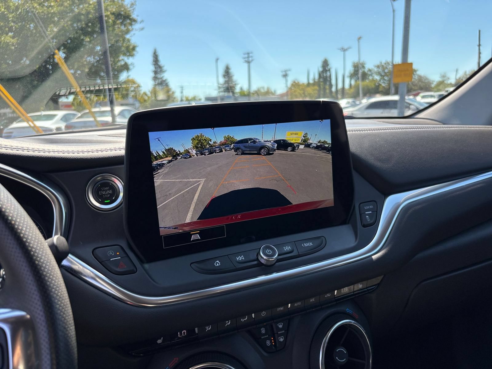 Used 2025 Chevrolet Blazer LT FWD image 25
