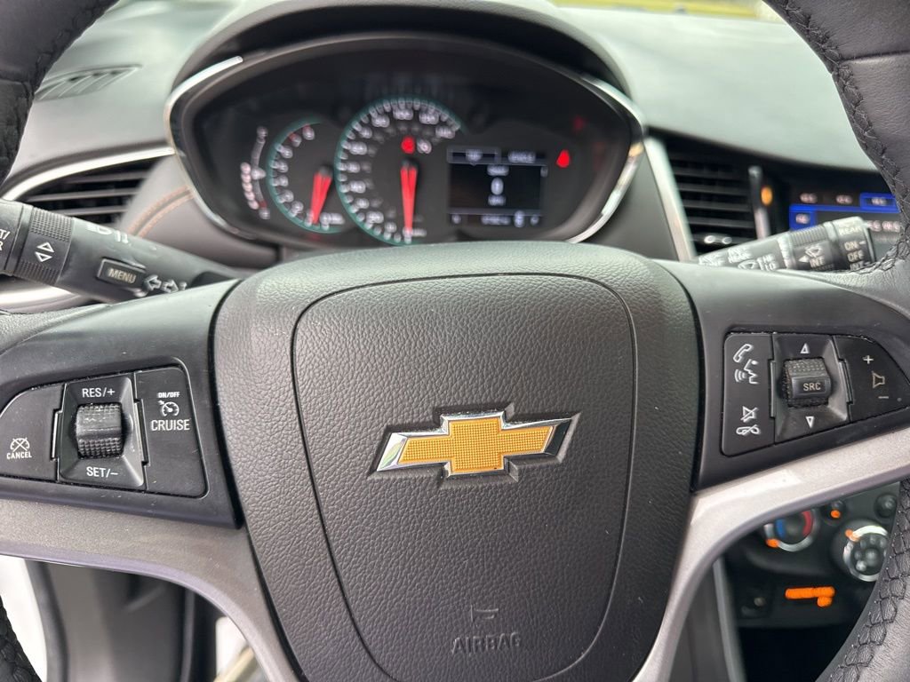 Used 2021 Chevrolet Trax LT w/ Sport Edition image 25