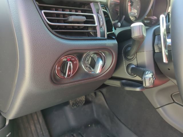 Used 2025 Porsche Macan S image 14