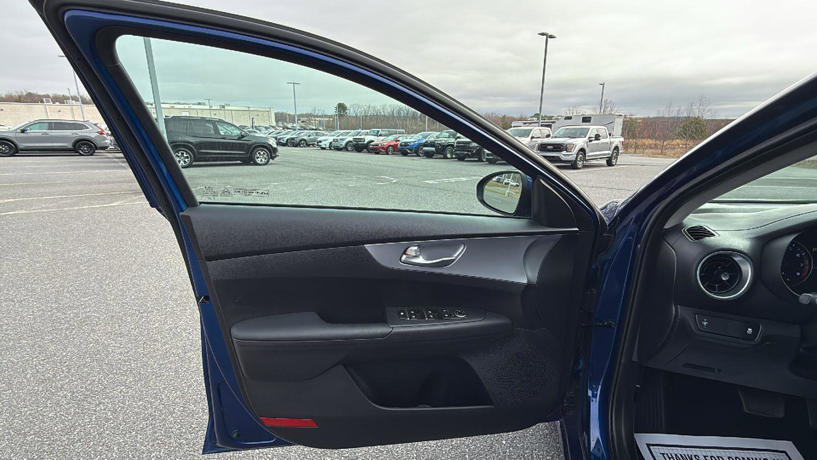 Used 2023 Kia Forte LXS image 23