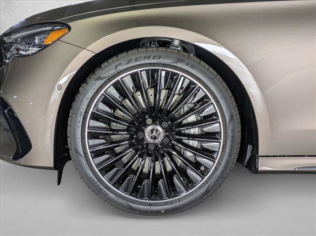 New 2026 Mercedes-Benz E 450 4MATIC Sedan image 9