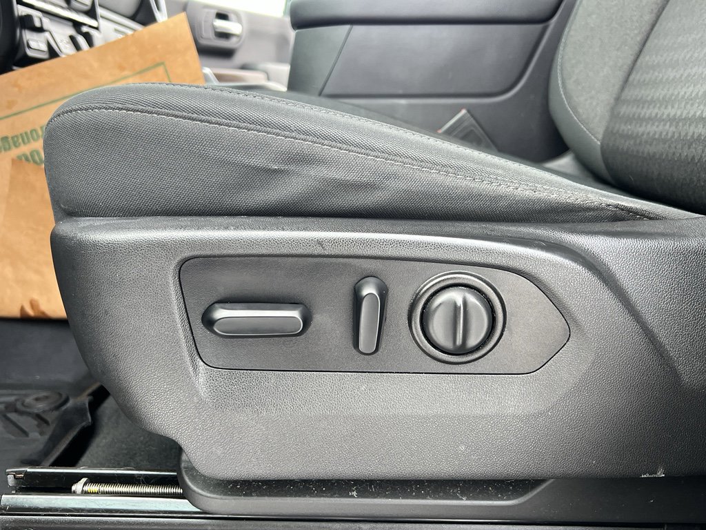 Used 2021 Chevrolet Silverado 1500 LT Trail Boss w/ Convenience Package II image 15