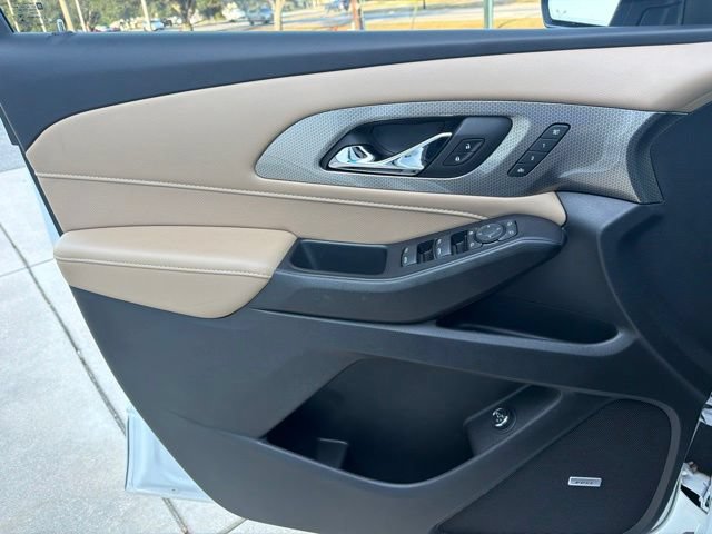 Used 2022 Chevrolet Traverse Premier FWD image 10