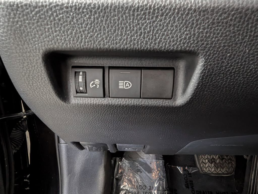 Used 2021 Toyota RAV4 XLE image 35