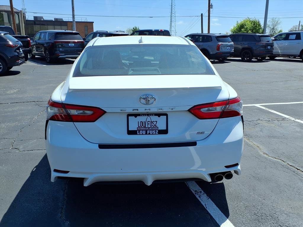 Used 2019 Toyota Camry SE w/ Convenience Package FWD image 27