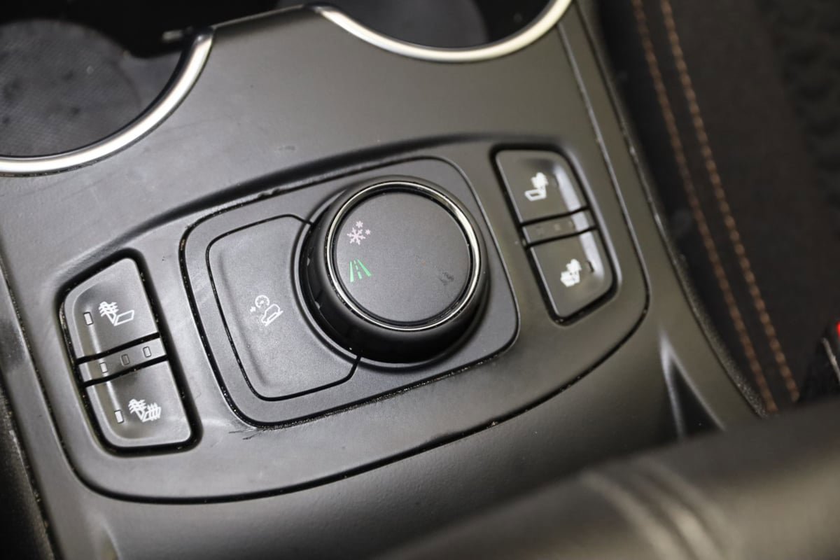 Used 2018 GMC Terrain SLE w/ Driver Convenience Package FWD image 25