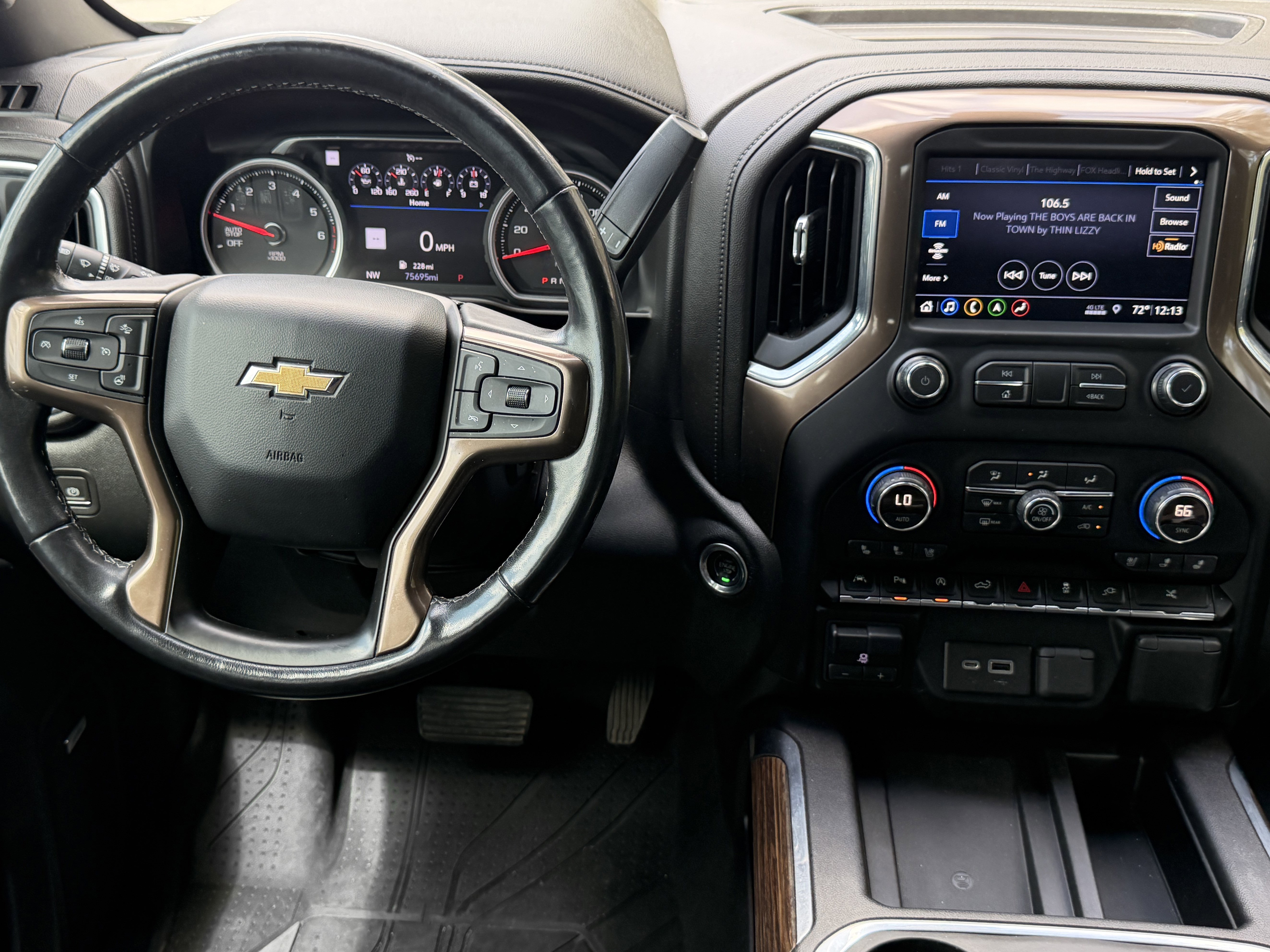 Used 2019 Chevrolet Silverado 1500 High Country w/ Technology Package image 9