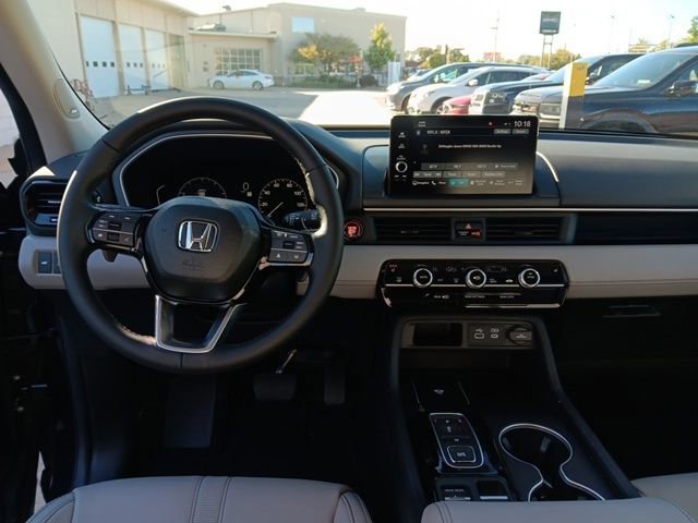 New 2025 Honda Pilot Touring image 22