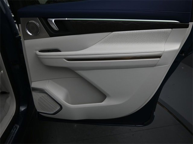 Certified 2025 Buick Enclave Avenir image 18