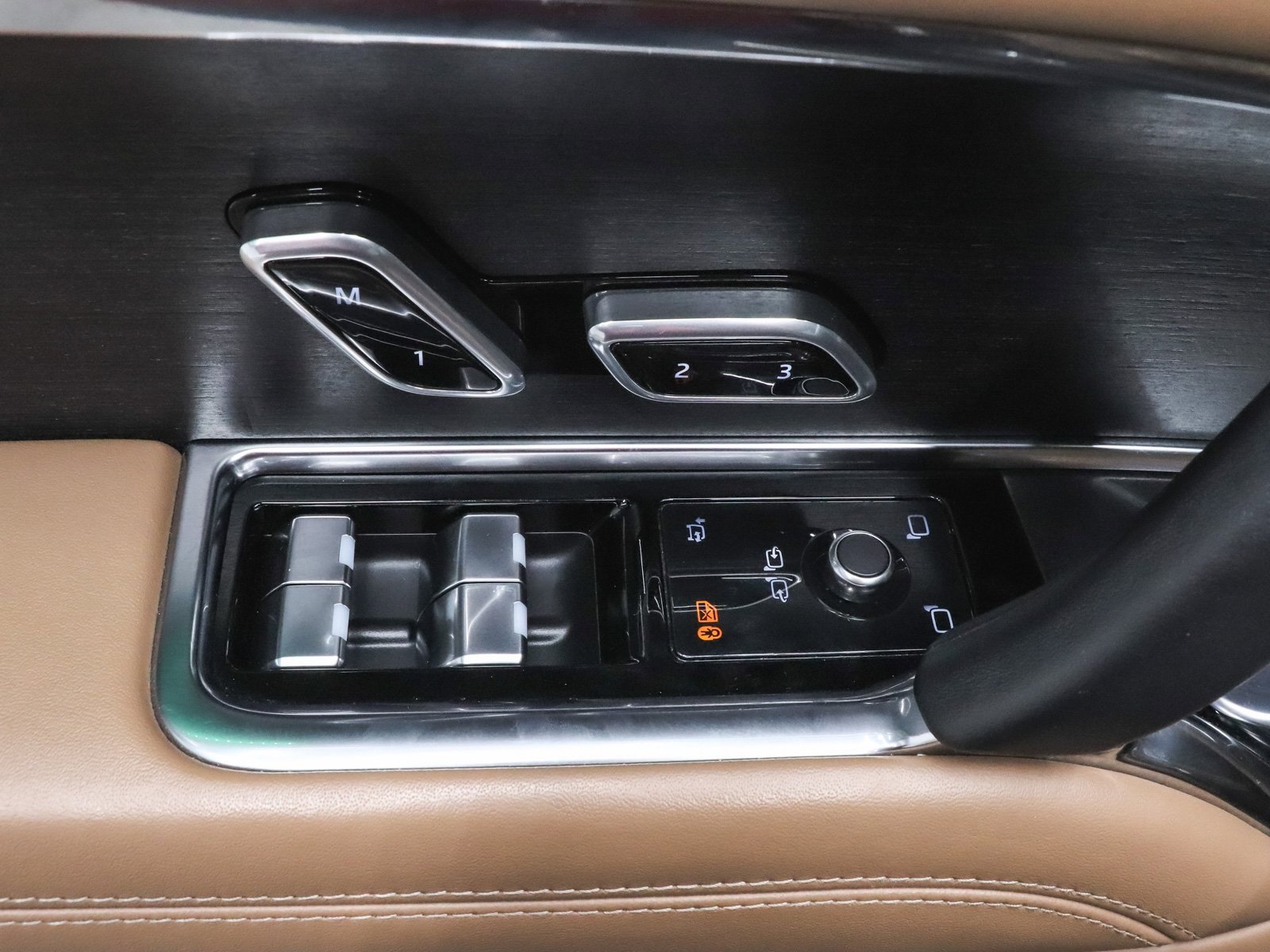 Used 2023 Land Rover Range Rover Long Wheelbase Autobiography image 13