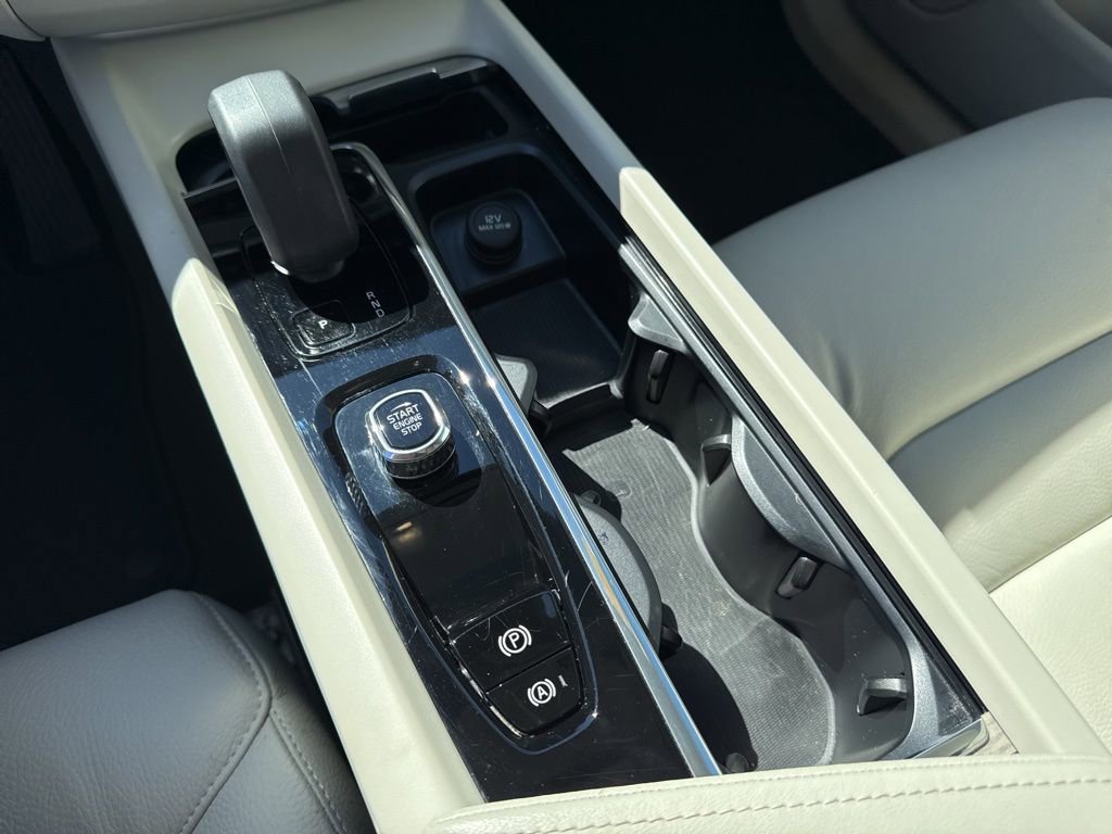 Used 2023 Volvo XC60 B5 Plus w/ Protection Package Premier image 27