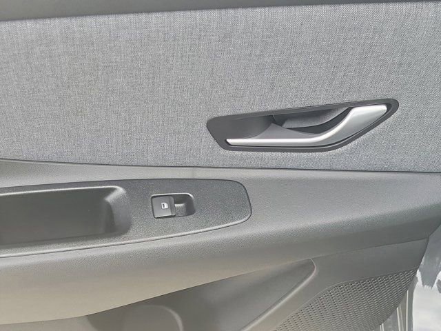New 2026 Hyundai Elantra Limited FWD image 9