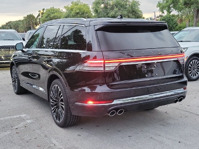 Certified 2024 Lincoln Aviator Black Label AWD/4WD image 4