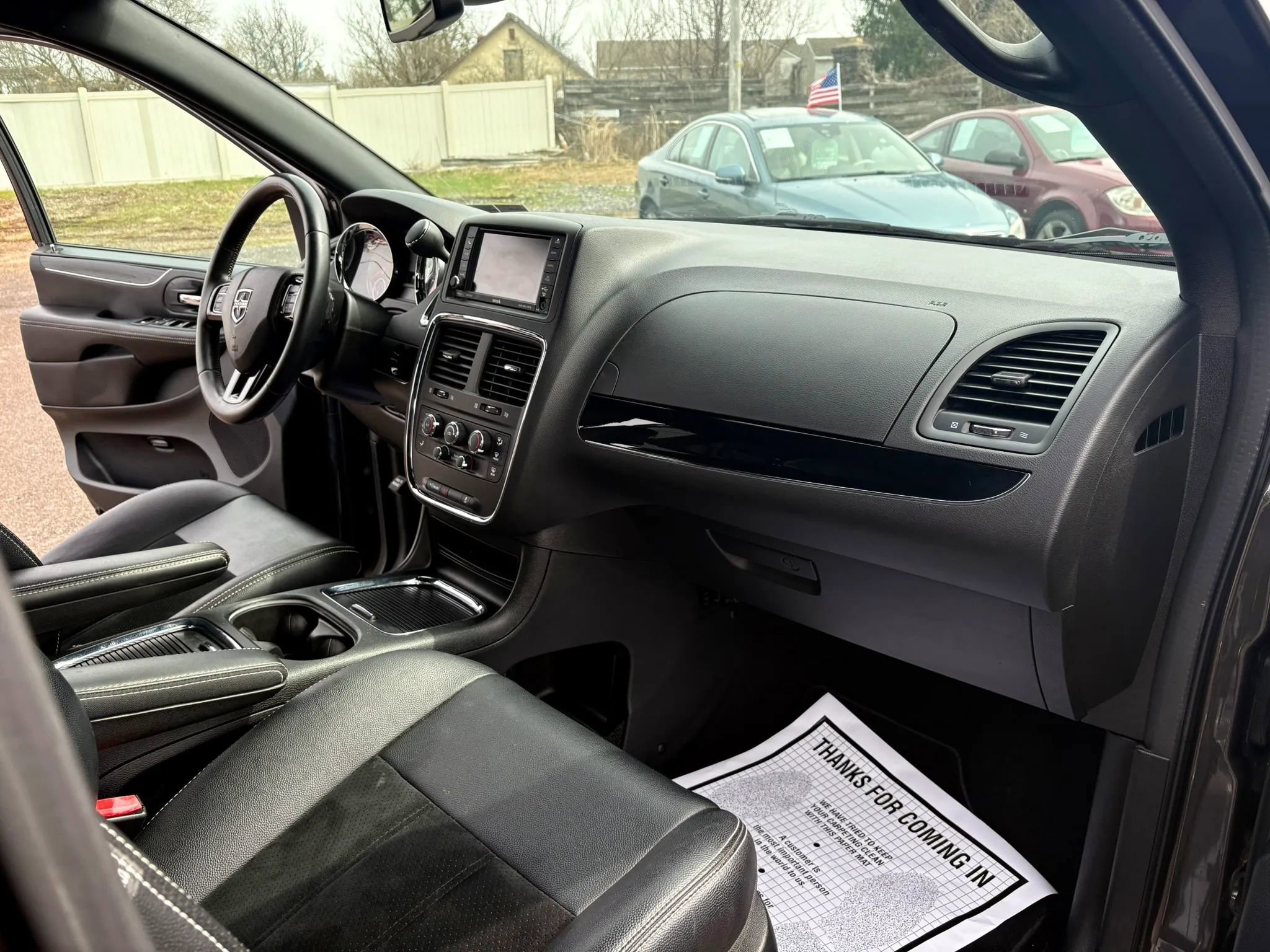 Used 2018 Dodge Grand Caravan SXT w/ Blacktop Package FWD image 28