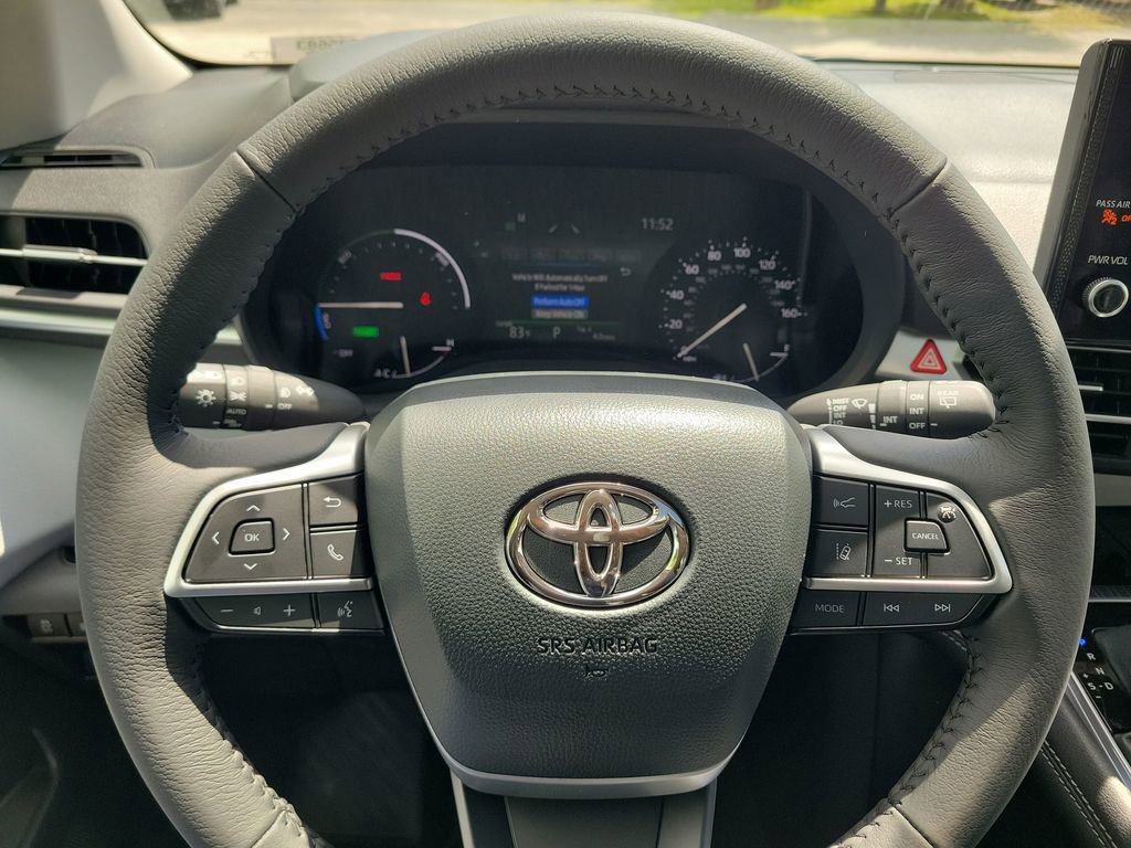 New 2026 Toyota Sienna XLE FWD image 8