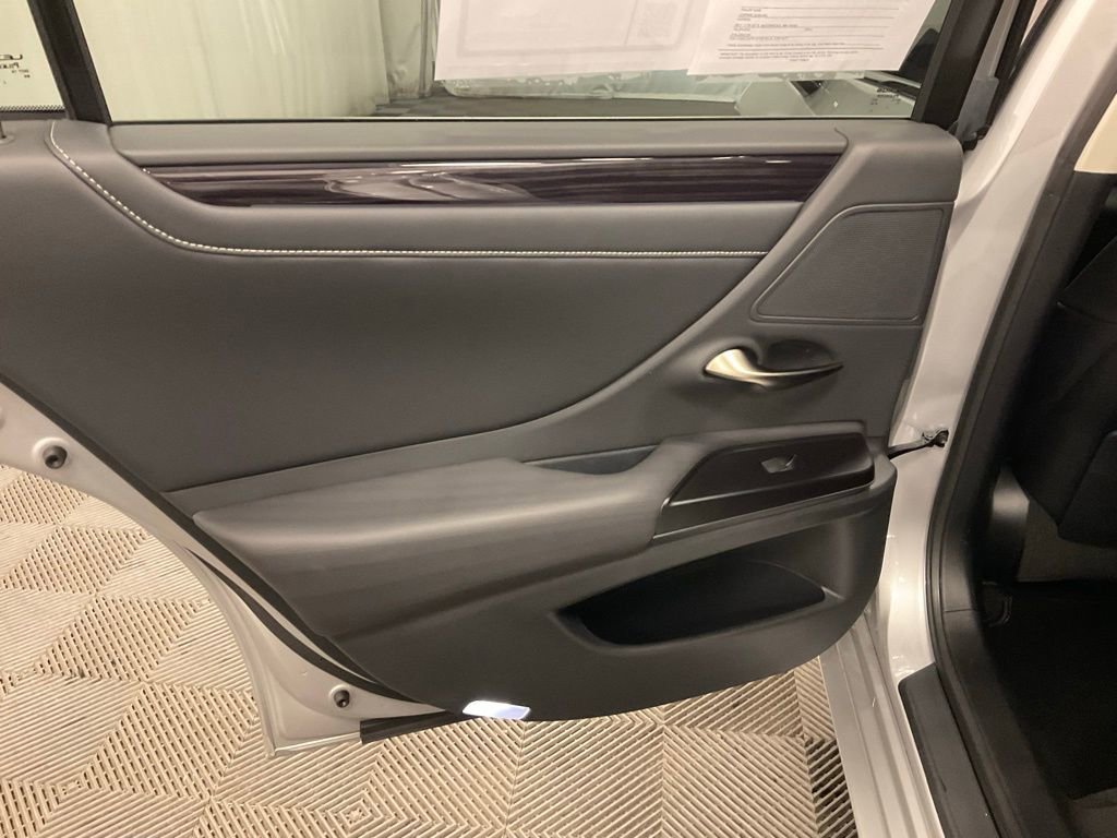 Used 2020 Lexus ES 350 w/ Accessory Package FWD image 29