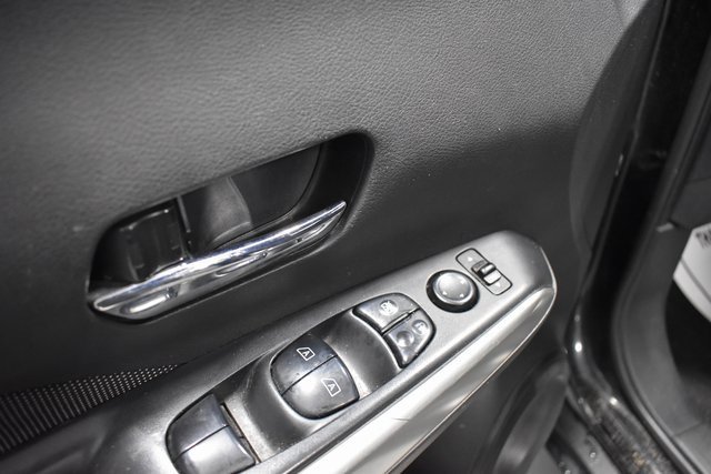 Used 2020 Nissan Kicks SV image 15