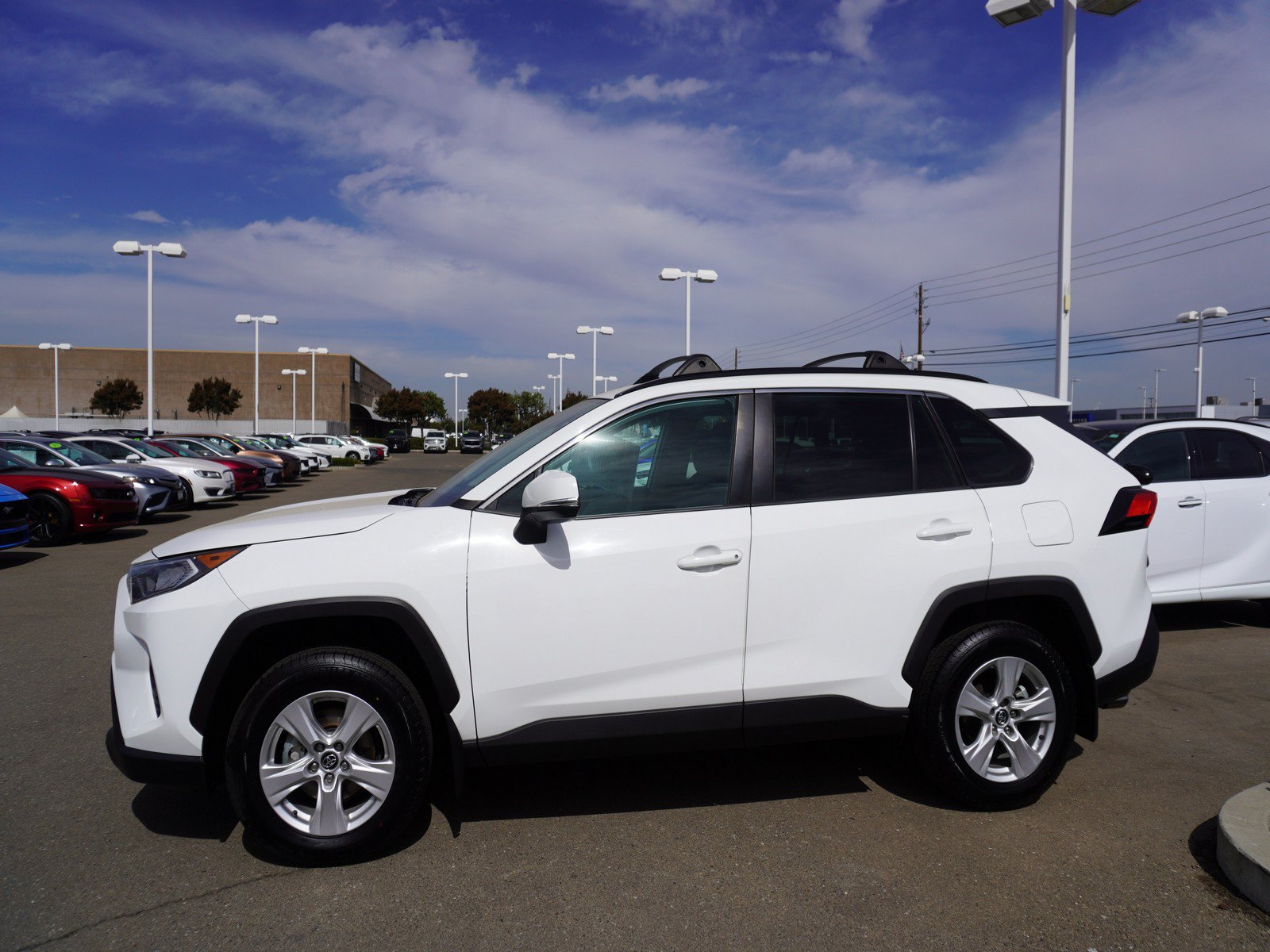 Used 2020 Toyota RAV4 XLE w/ All Weather Liner Package FWD image 6