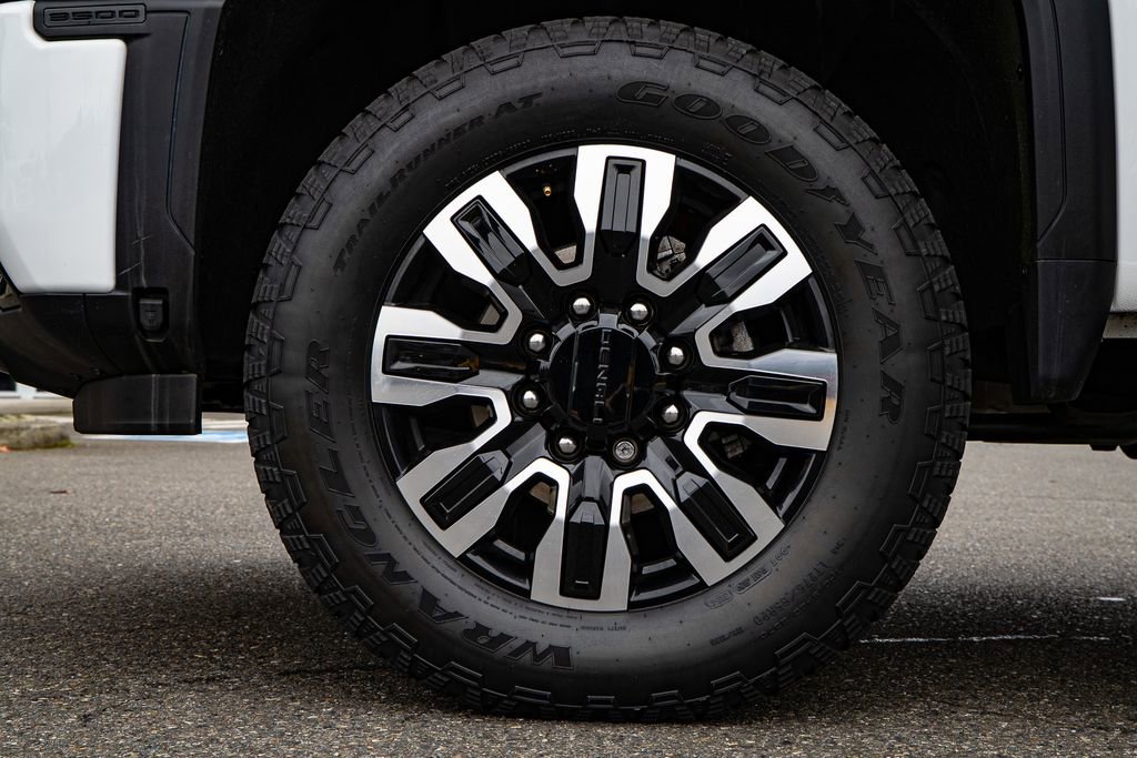 Used 2025 GMC Sierra 3500 Denali Ultimate image 10