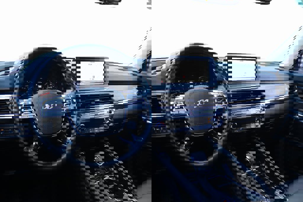 Used 2022 Kia Telluride EX image 3