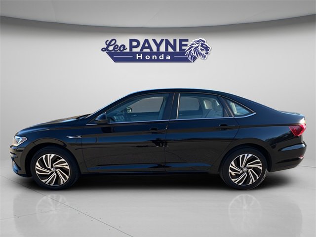 Used 2021 Volkswagen Jetta SEL image 2