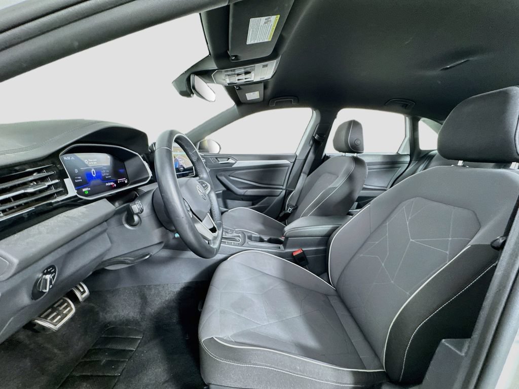 Used 2025 Volkswagen Jetta Sport FWD image 11