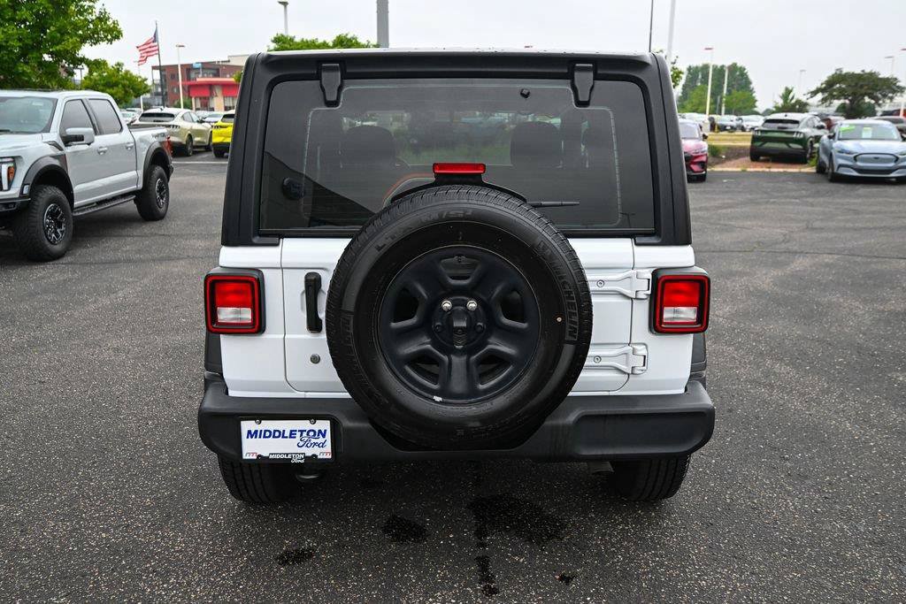 Used 2022 Jeep Wrangler Sport AWD/4WD image 6