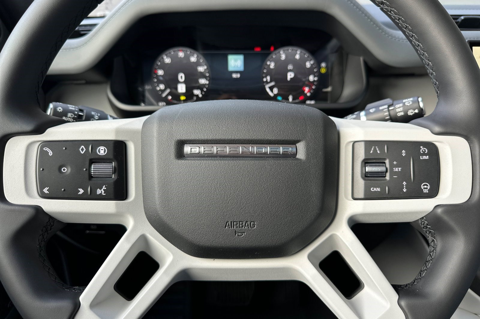 New 2026 Land Rover Defender 110 X-Dynamic SE image 17