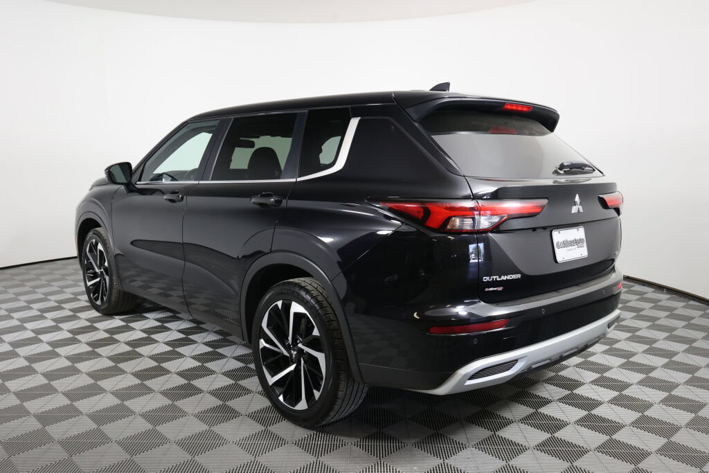 Used 2024 Mitsubishi Outlander SE AWD/4WD image 4