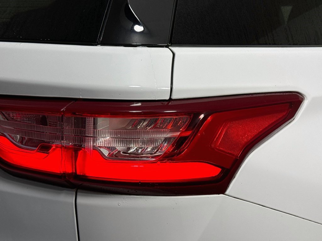 Used 2019 Chevrolet Traverse LT FWD image 33