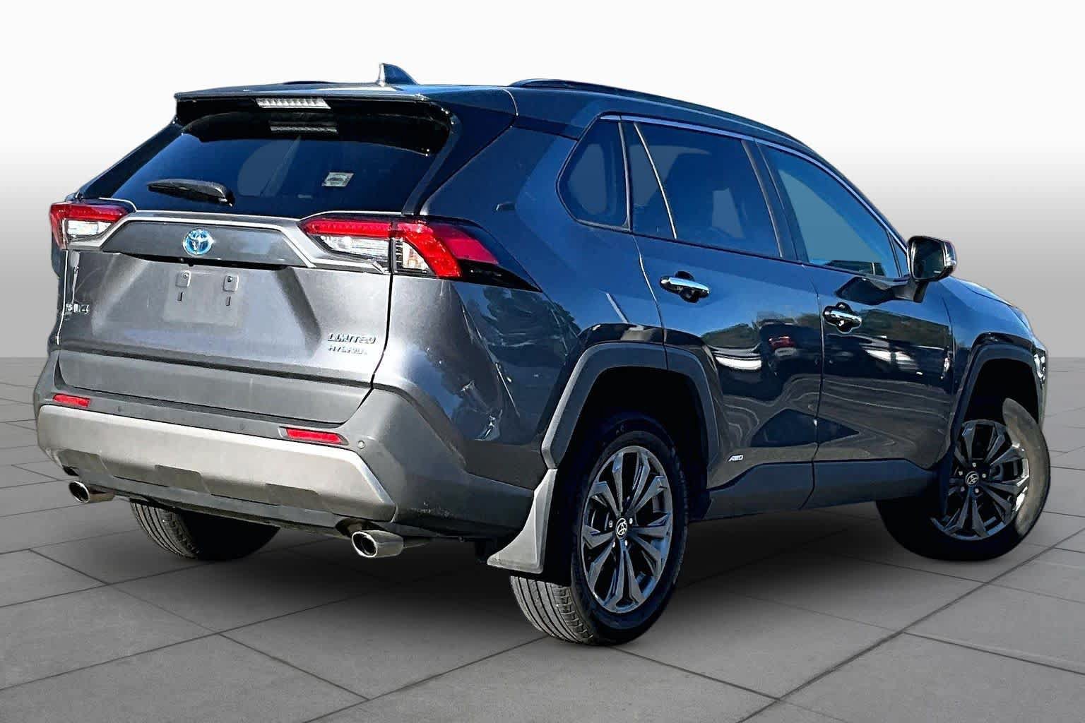 Used 2022 Toyota RAV4 Limited AWD/4WD image 13