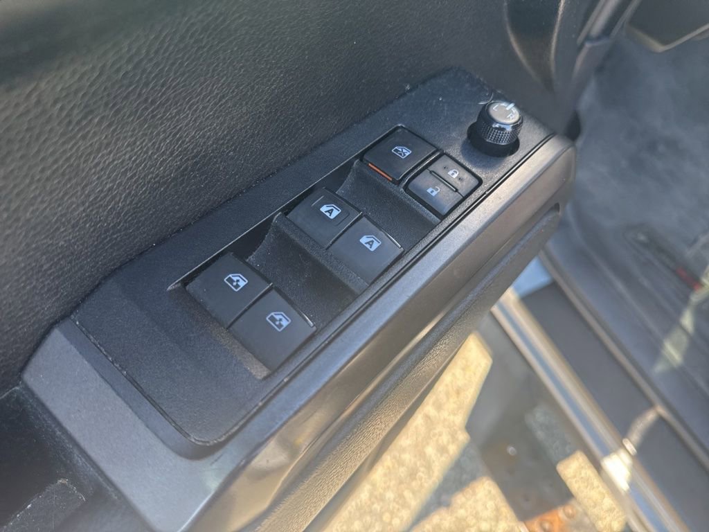 Used 2019 Toyota Tacoma TRD Off-Road AWD/4WD image 9