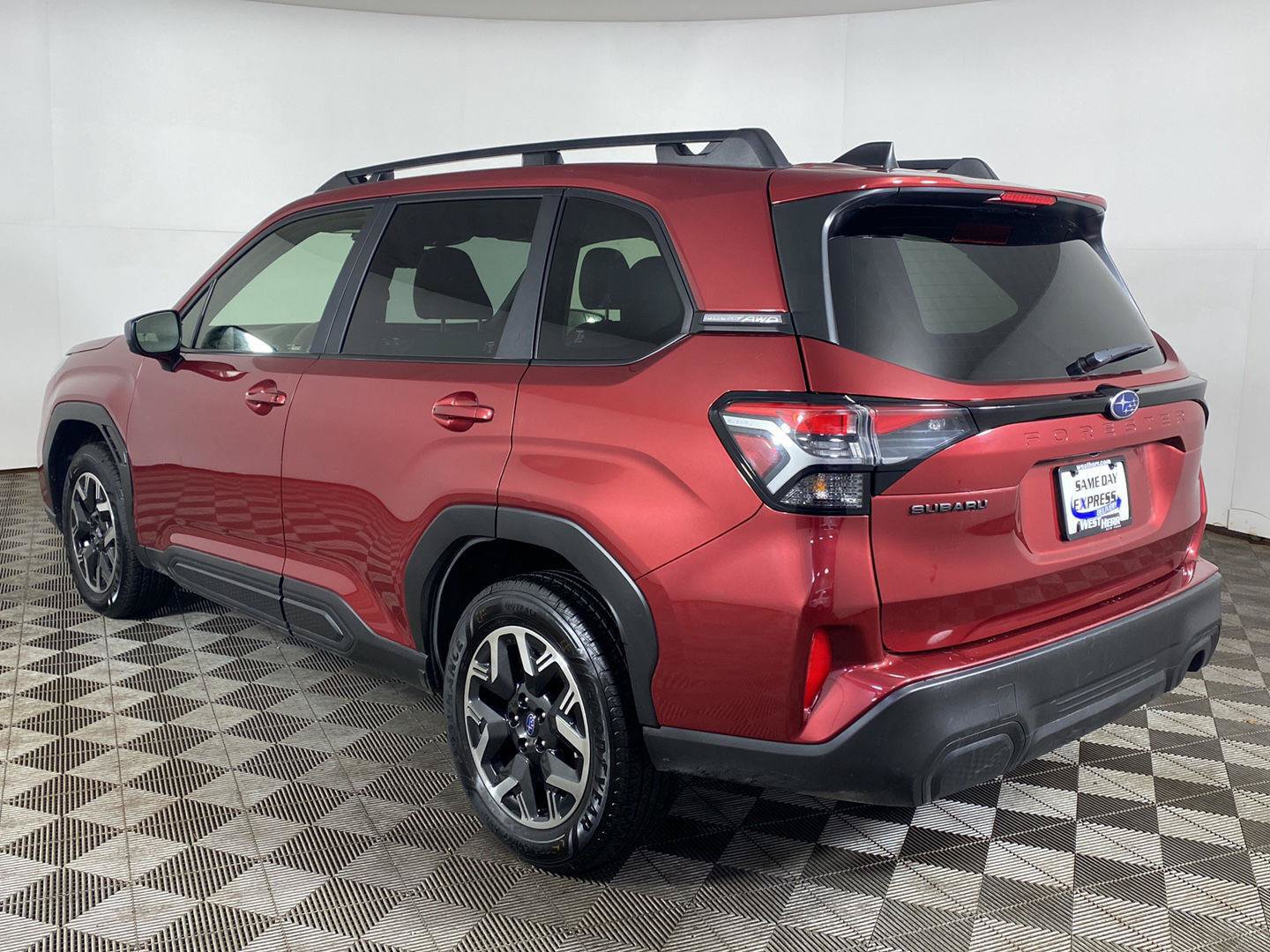 Used 2025 Subaru Forester Premium AWD/4WD image 8