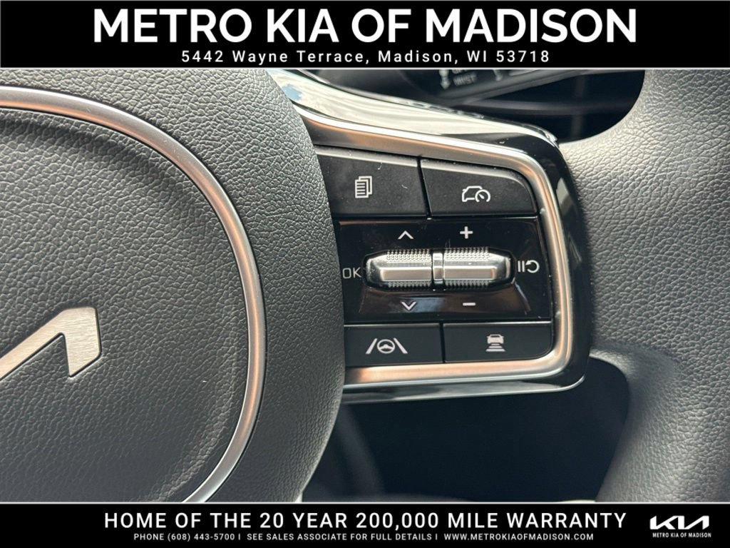 Used 2025 Kia Sorento LX FWD image 19