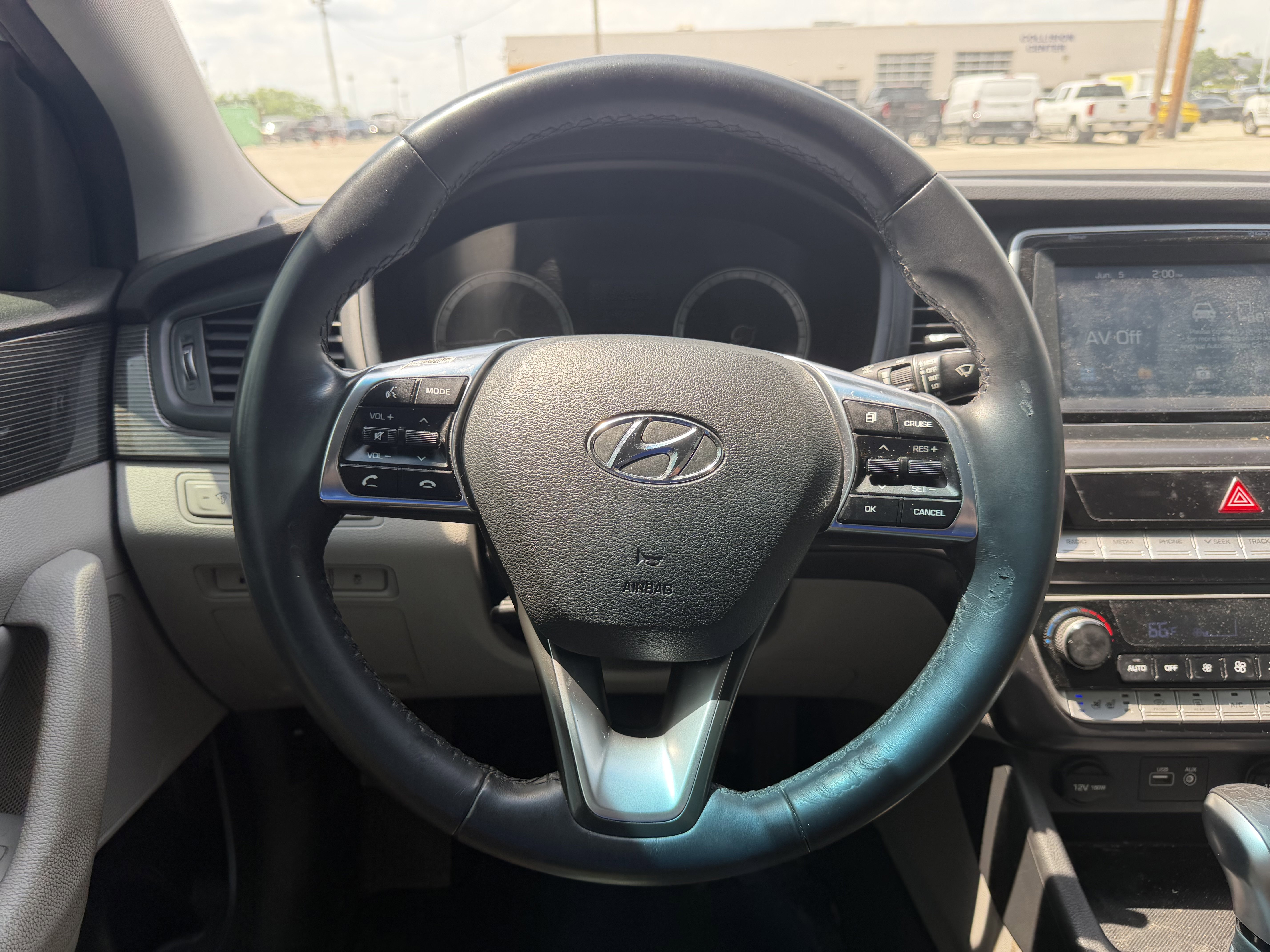 Used 2018 Hyundai Sonata Limited w/ Cargo Package FWD image 15