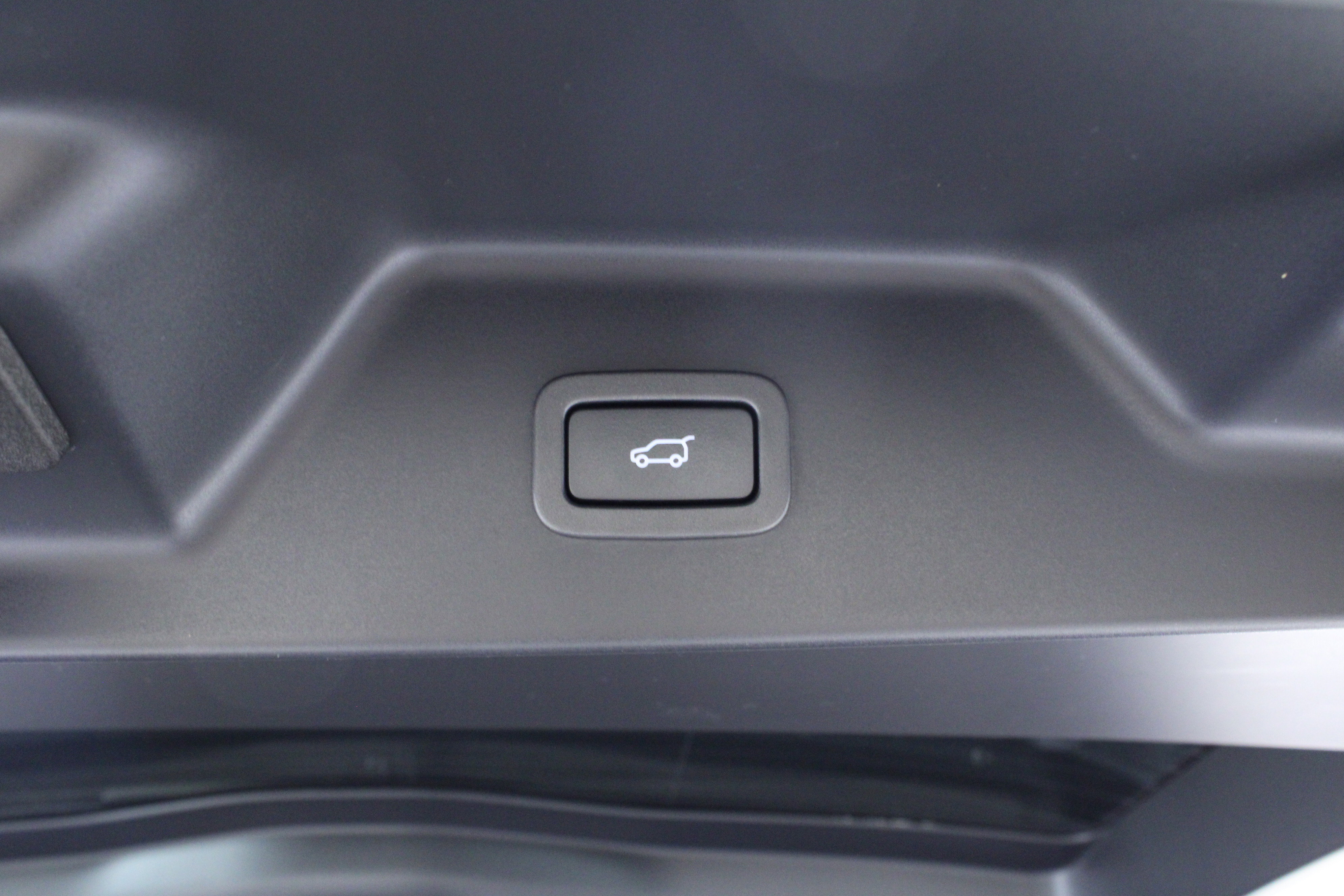 Used 2020 Land Rover Range Rover HSE image 11