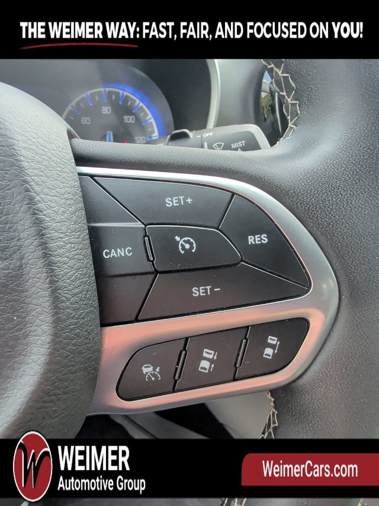 Used 2024 Chrysler Pacifica Touring-L FWD image 34