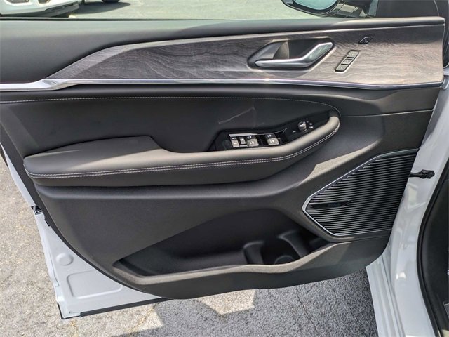 New 2024 Jeep Grand Cherokee Overland w/ Advanced Protech Group III image 10