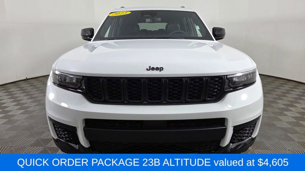Used 2023 Jeep Grand Cherokee L Laredo image 2
