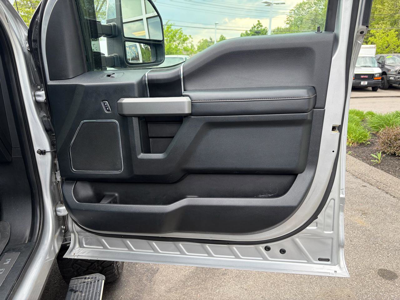 Used 2018 Ford F250 Platinum w/ Platinum Ultimate Package AWD/4WD image 50