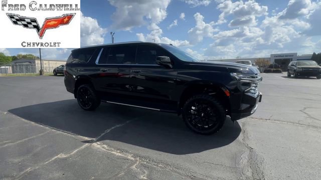 Used 2022 Chevrolet Suburban High Country image 2