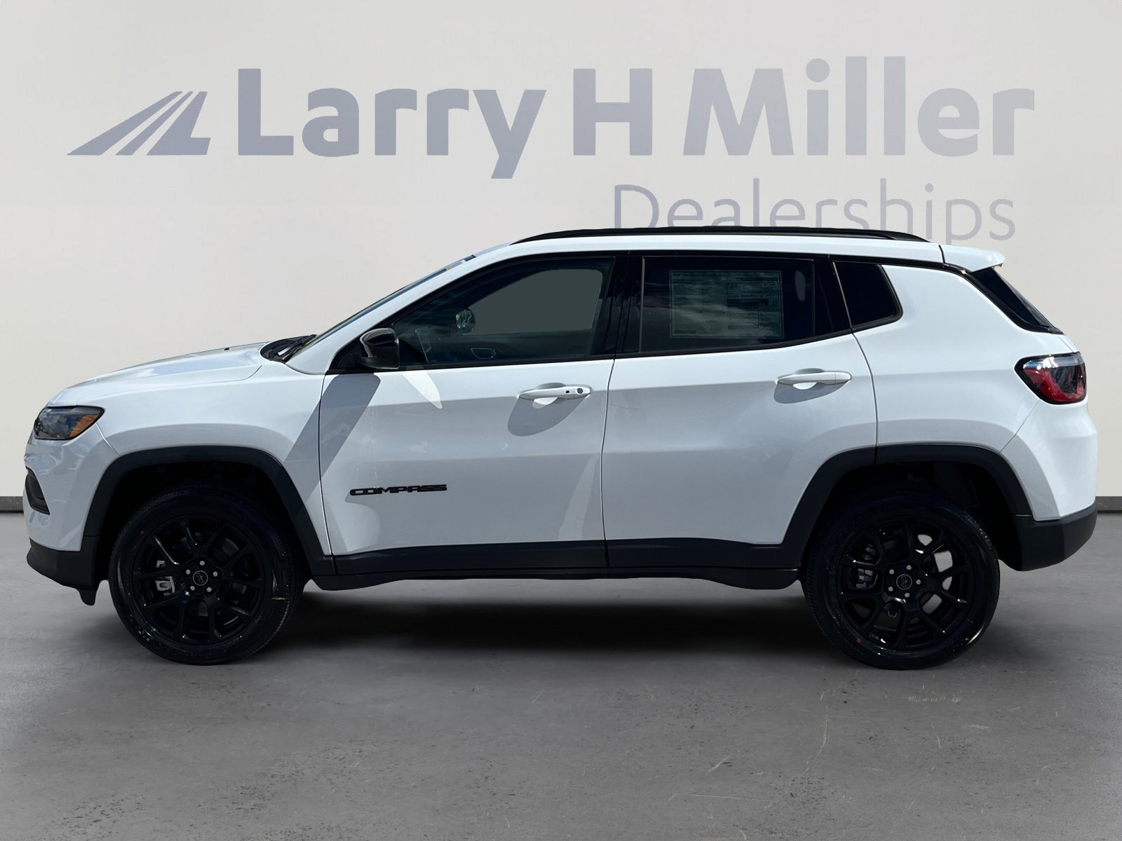 New 2026 Jeep Compass Latitude image 2