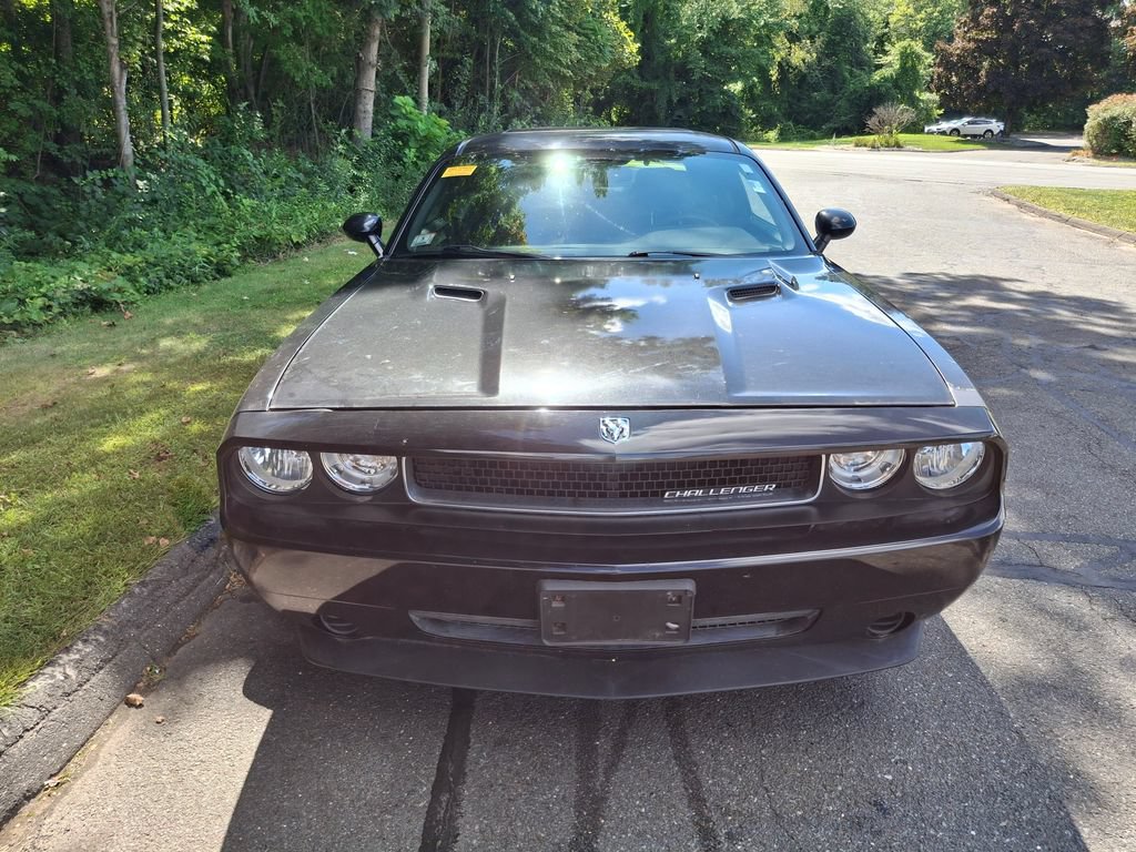 Used 2010 Dodge Challenger SE RWD image 2