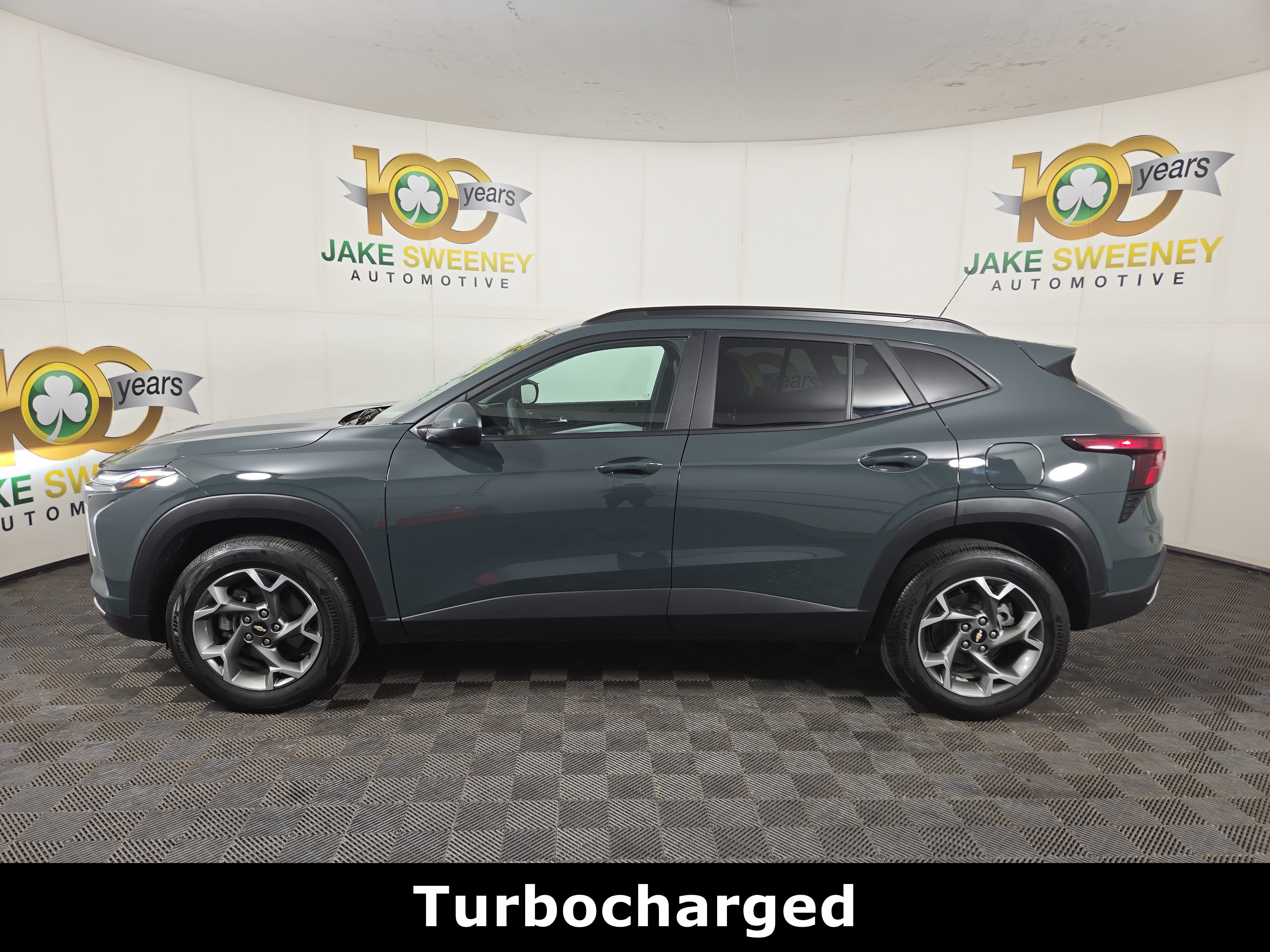 Certified 2025 Chevrolet Trax LT FWD image 4