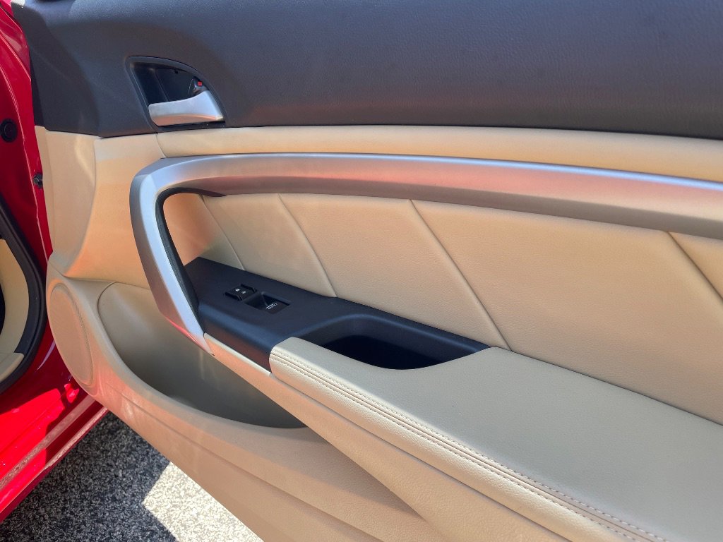 Used 2010 Honda Accord EX-L image 17