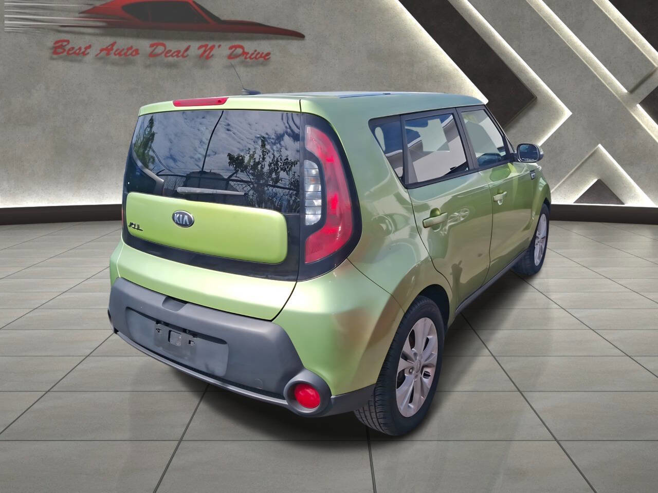Used 2014 Kia Soul + image 4