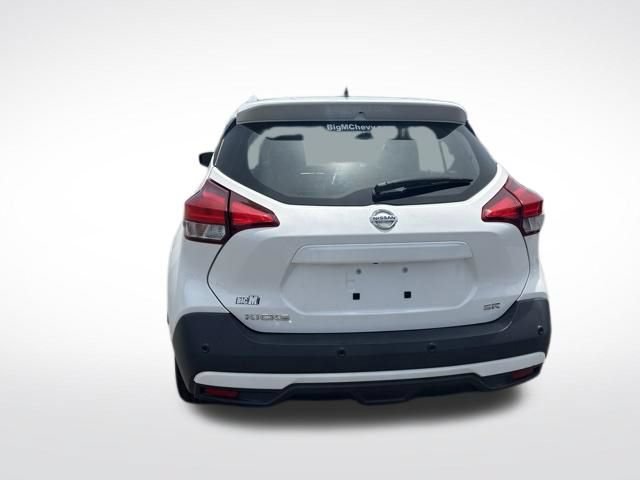 Used 2020 Nissan Kicks SR w/ SR Premium Package FWD image 4