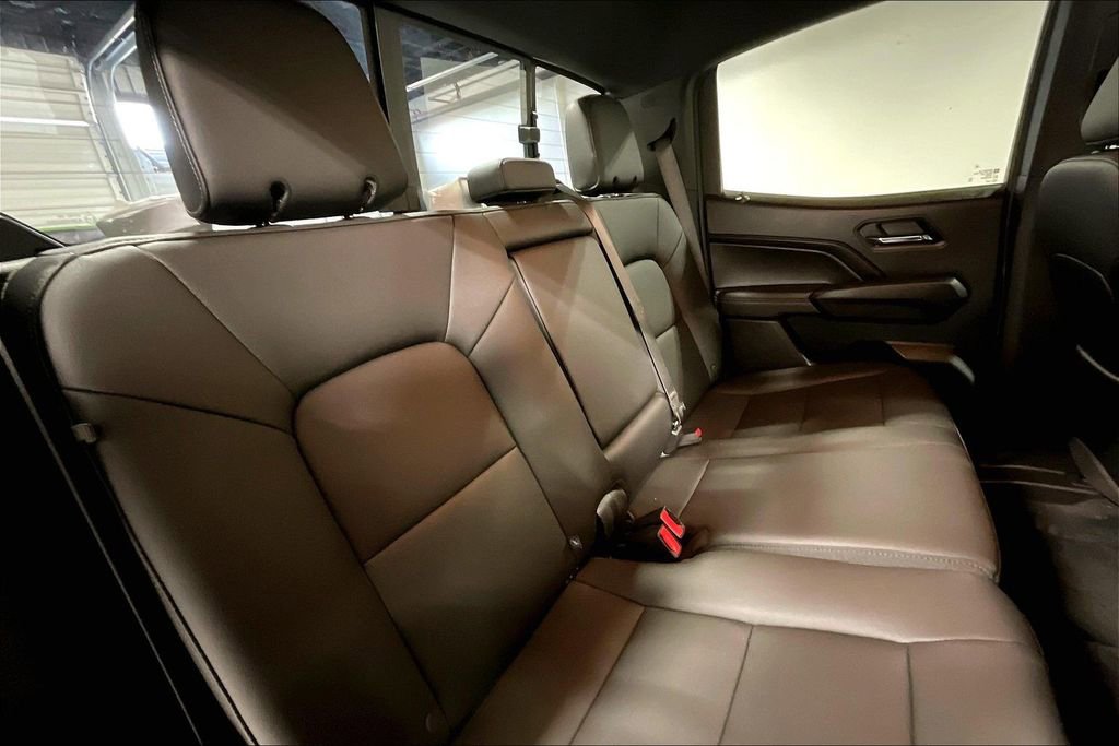 Used 2025 Chevrolet Colorado LT w/ LT Convenience Package image 36